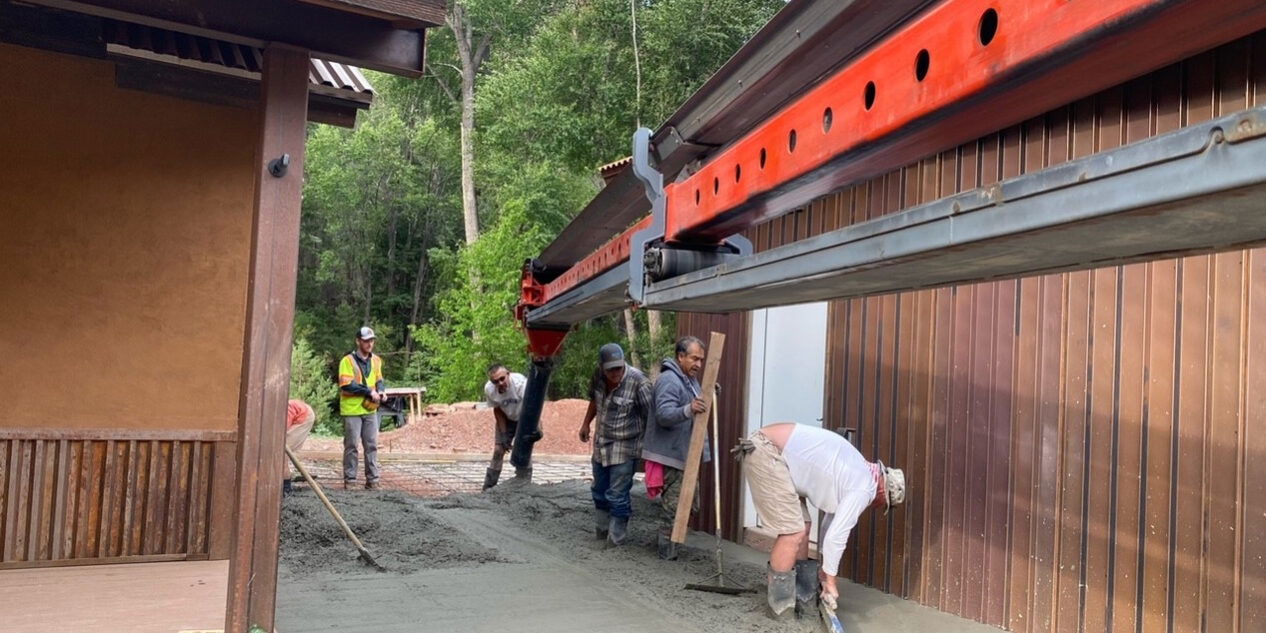 TC-50 Gravel Conveyor Belt in action